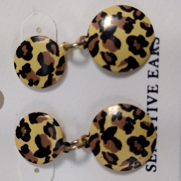 Leopard Print Double Disc Earrings – Gold Animal Dangle Statement Jewelry Women - Picture 4 of 8